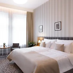 Otel Schwaiger, Prag